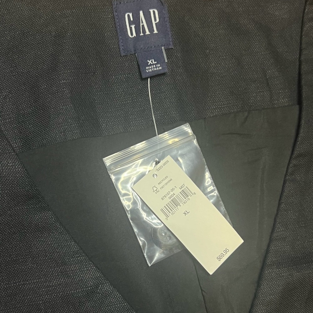 GAP Black Buttoned Vest Size XL - Picture 3 of 5